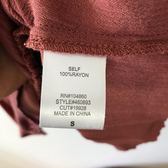 CHLOE & KATIE OFF THE SHOULDER SMOCKED TOP - Picture 7 of 8